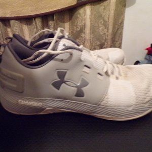 Mens Under Armour Size 11 Shoes